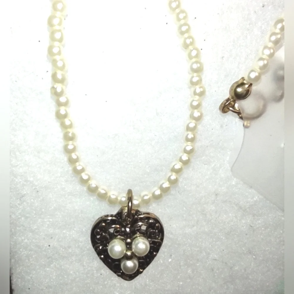 Girls' Dainty Pearl Necklace w/ Heart